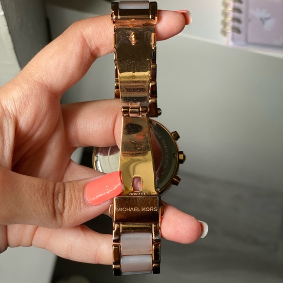 Michael Kors Parker Rose Gold-Tone Blush Watch - Picture 3 of 6
